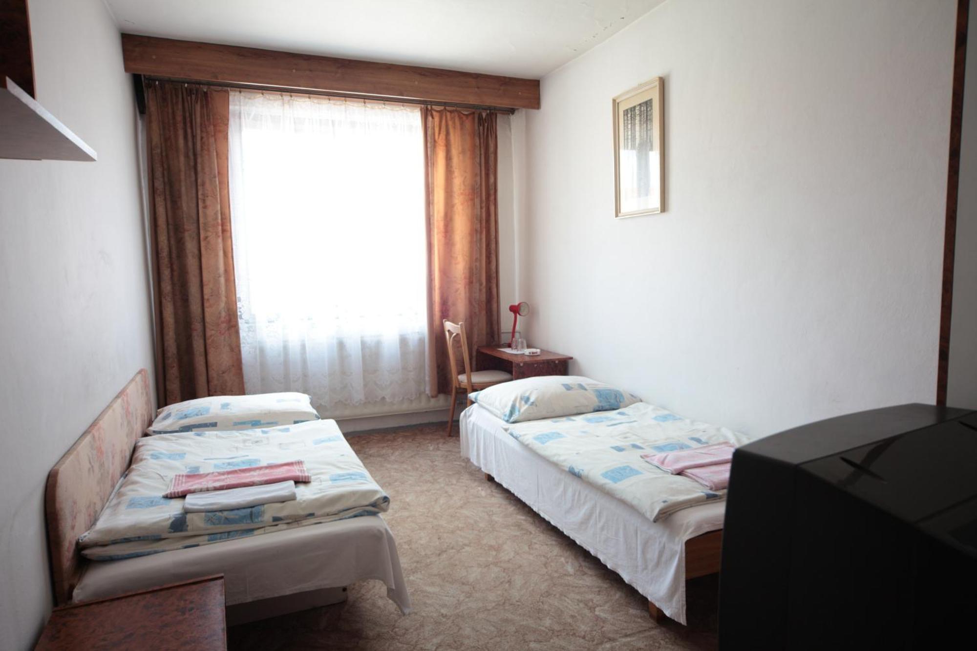 Hotel Puk Topoľčany Dış mekan fotoğraf