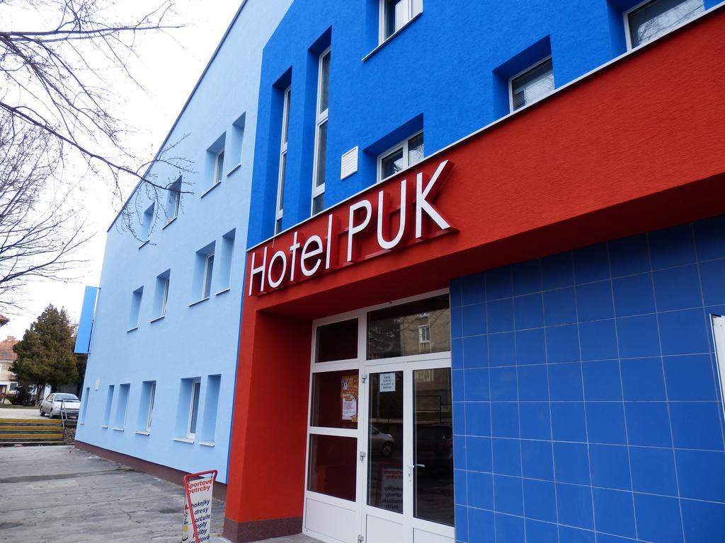 Hotel Puk Topoľčany Dış mekan fotoğraf